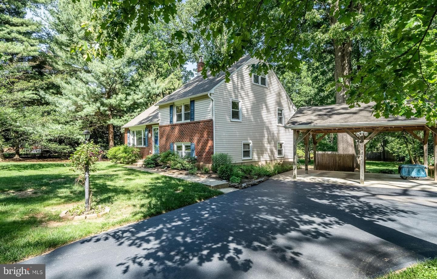 1312 Mary Jane Lane photo 2