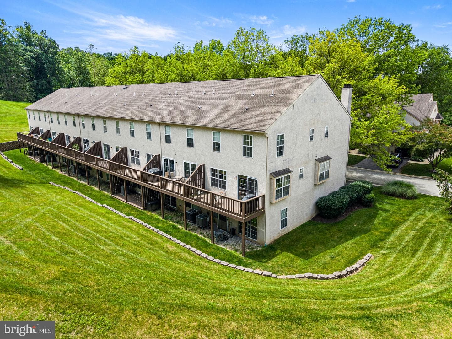 822 Brettingham Court #909 photo 32