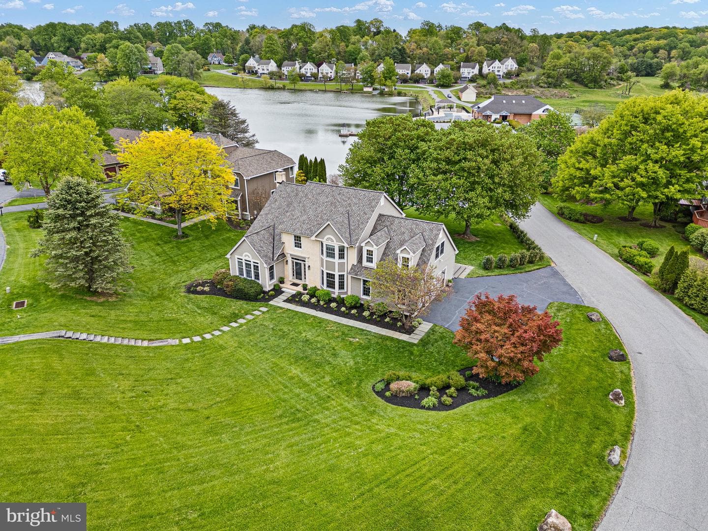 6 W Shore Court photo 40