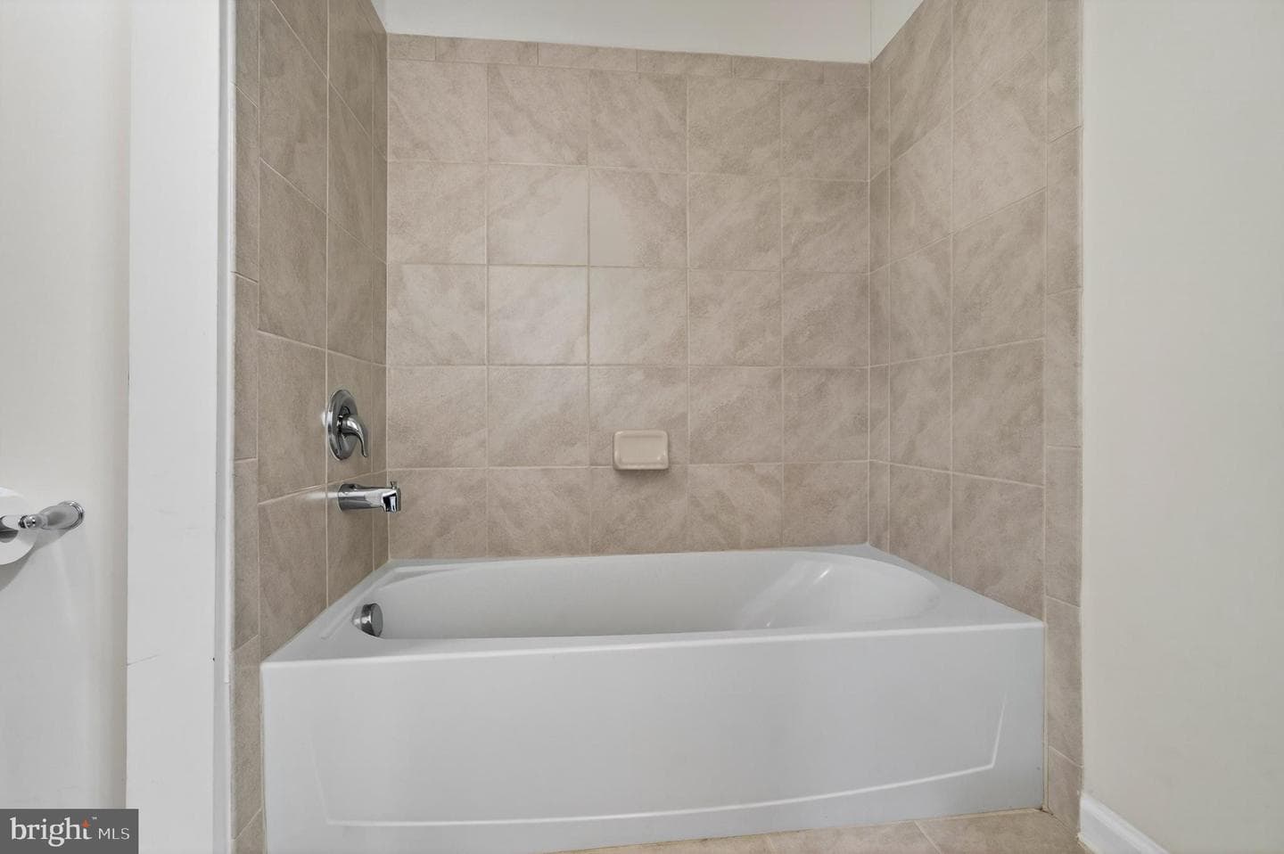 323 Stafford Court photo 28