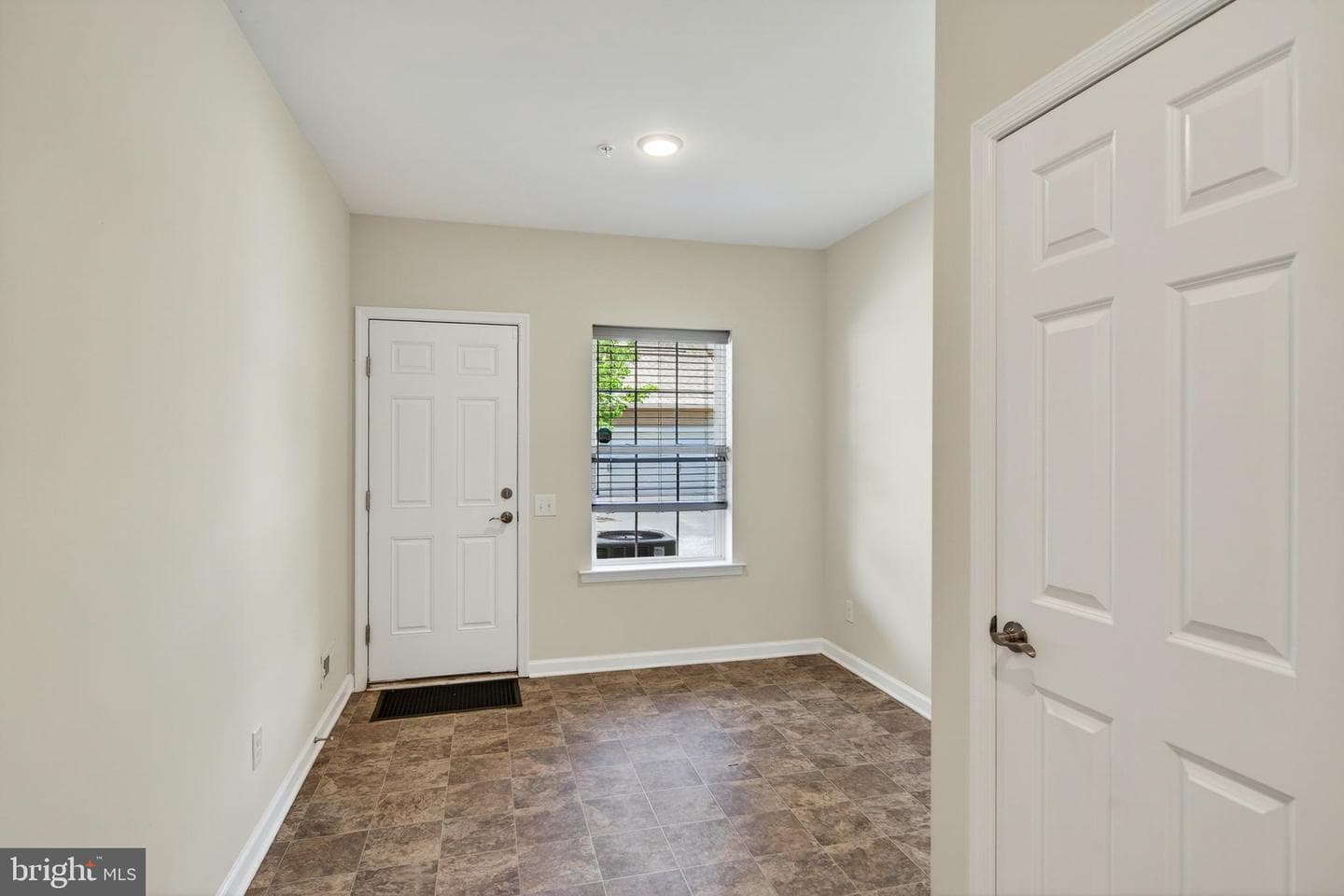 323 Stafford Court photo 36