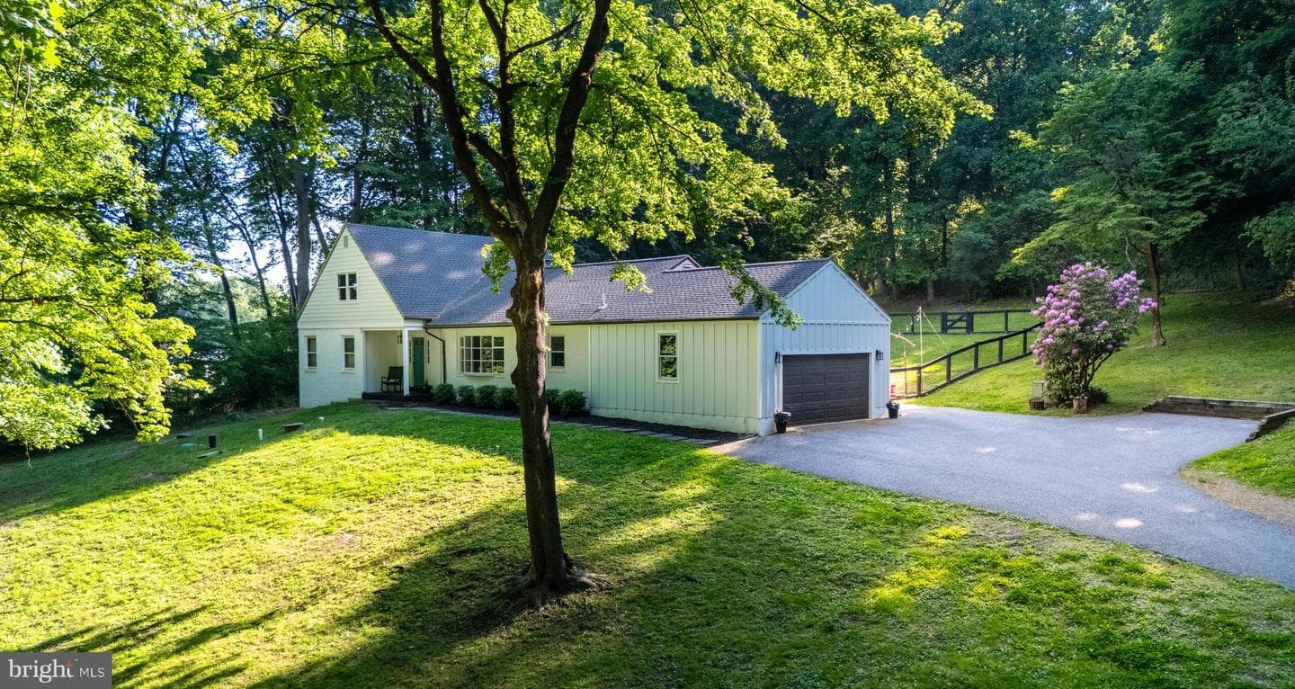 2330 Horseshoe Trail photo 4