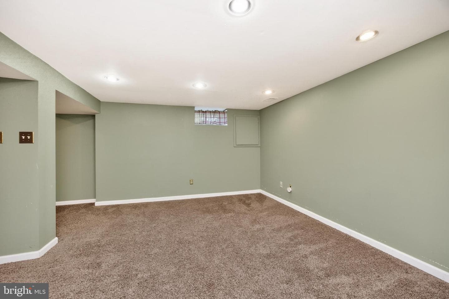 2 Revere Lane photo 29