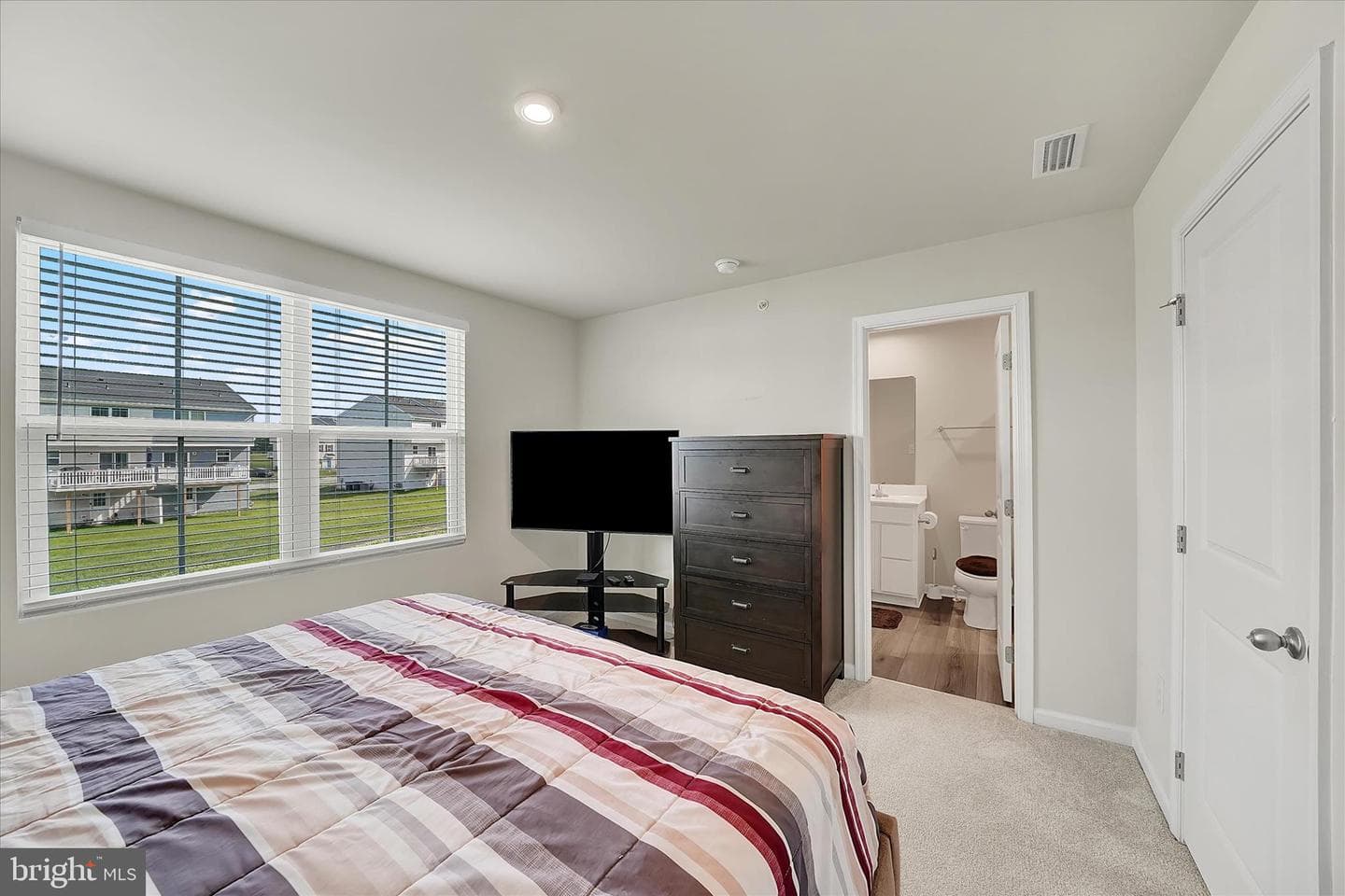 222 Hamilton Lane photo 17