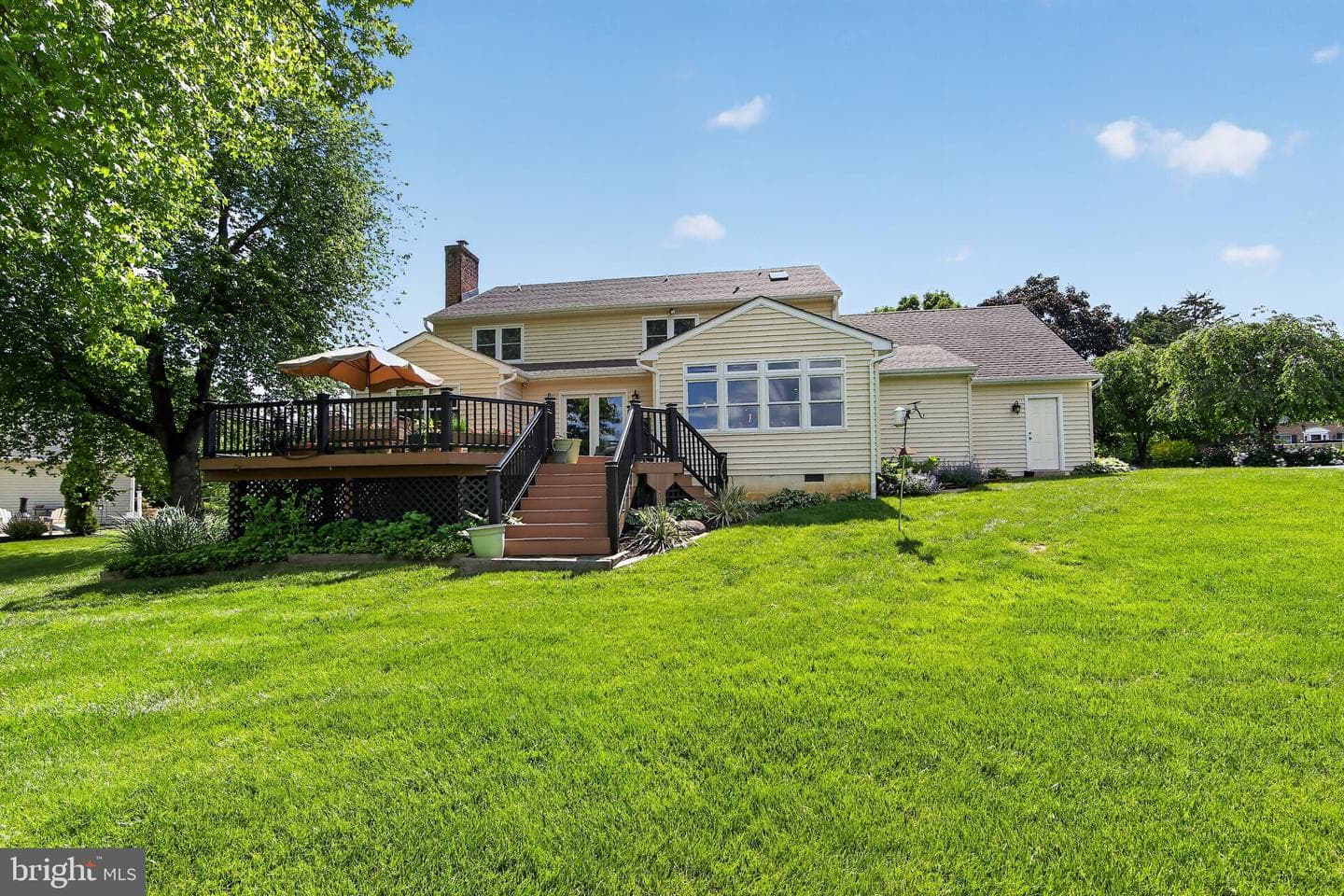 531 Beaumont Circle photo 2