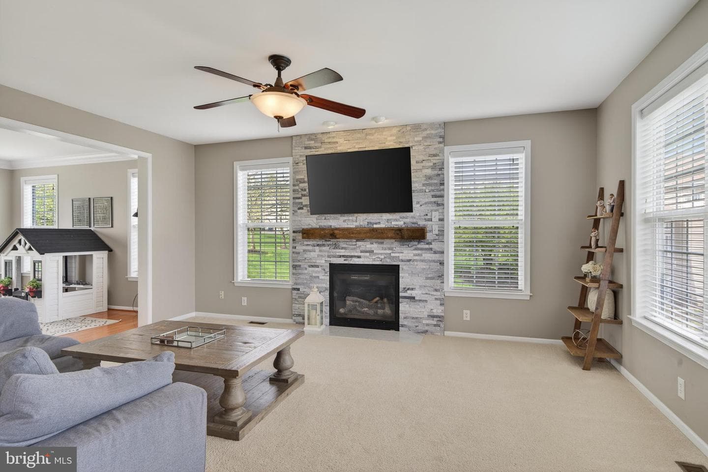 401 Bobs Lane photo 8