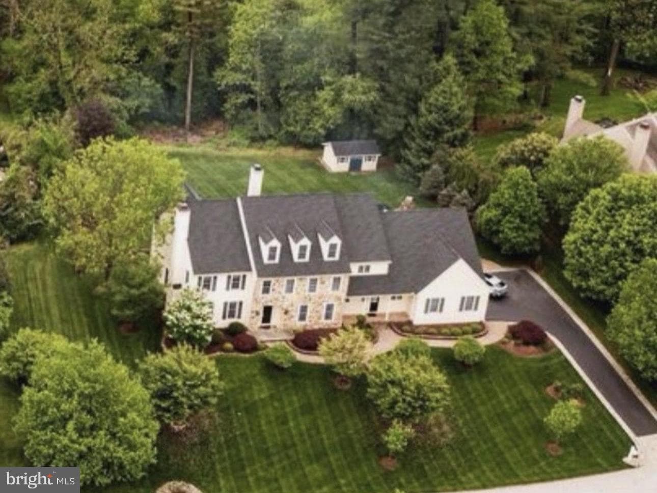 14 Maentel Drive photo 1