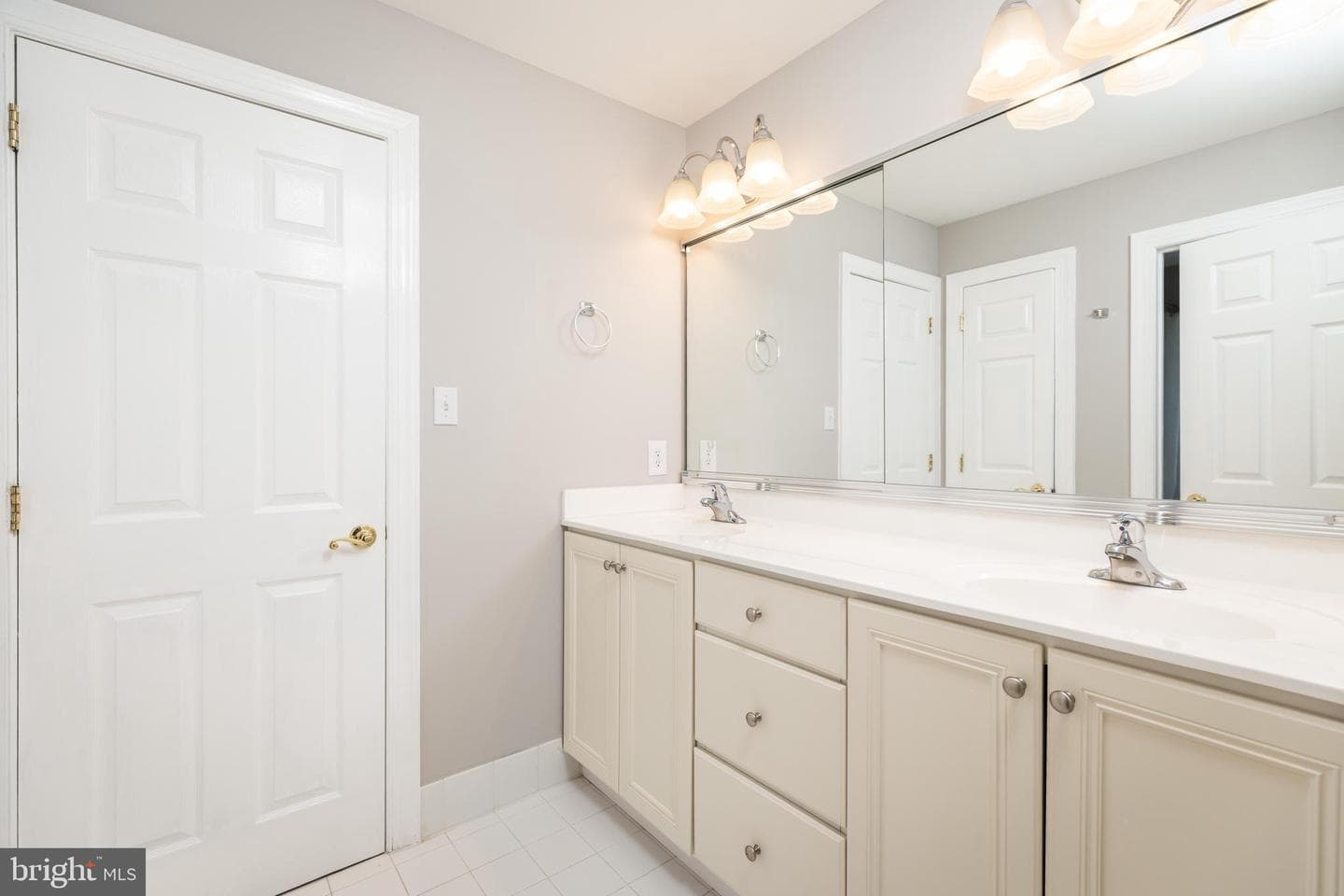 14 Maentel Drive photo 29