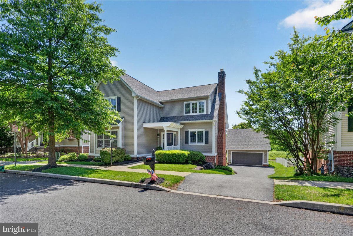 435 Fairmont Drive photo 3