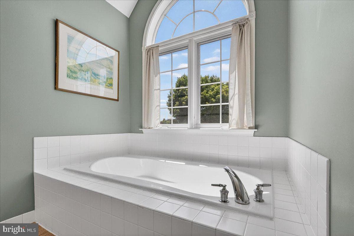 435 Fairmont Drive photo 32