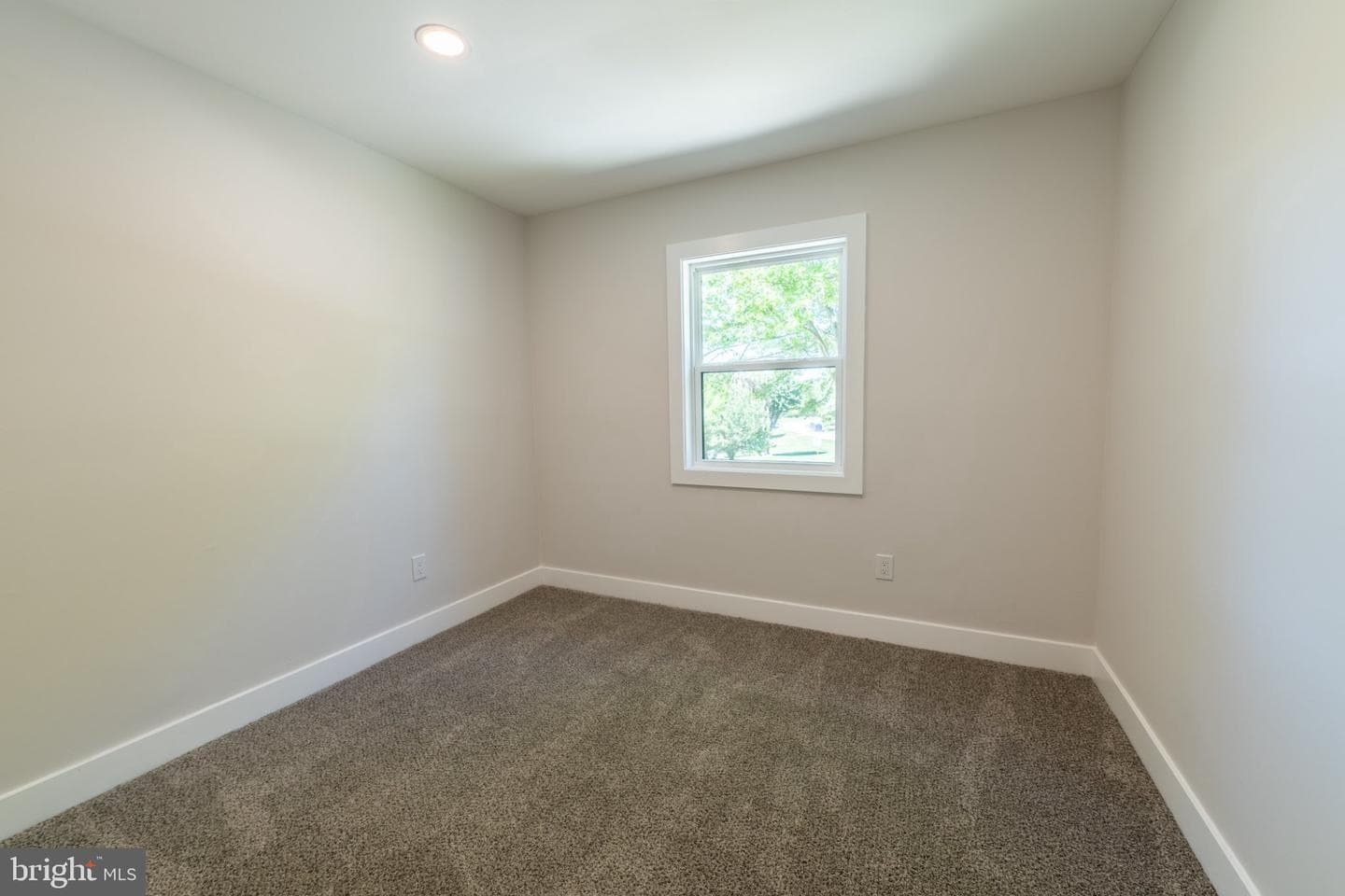 1005 Ericsson Drive photo 20