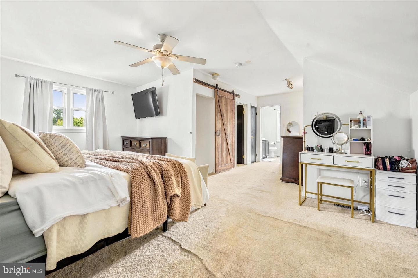 3601 Davis Court #3601 photo 16