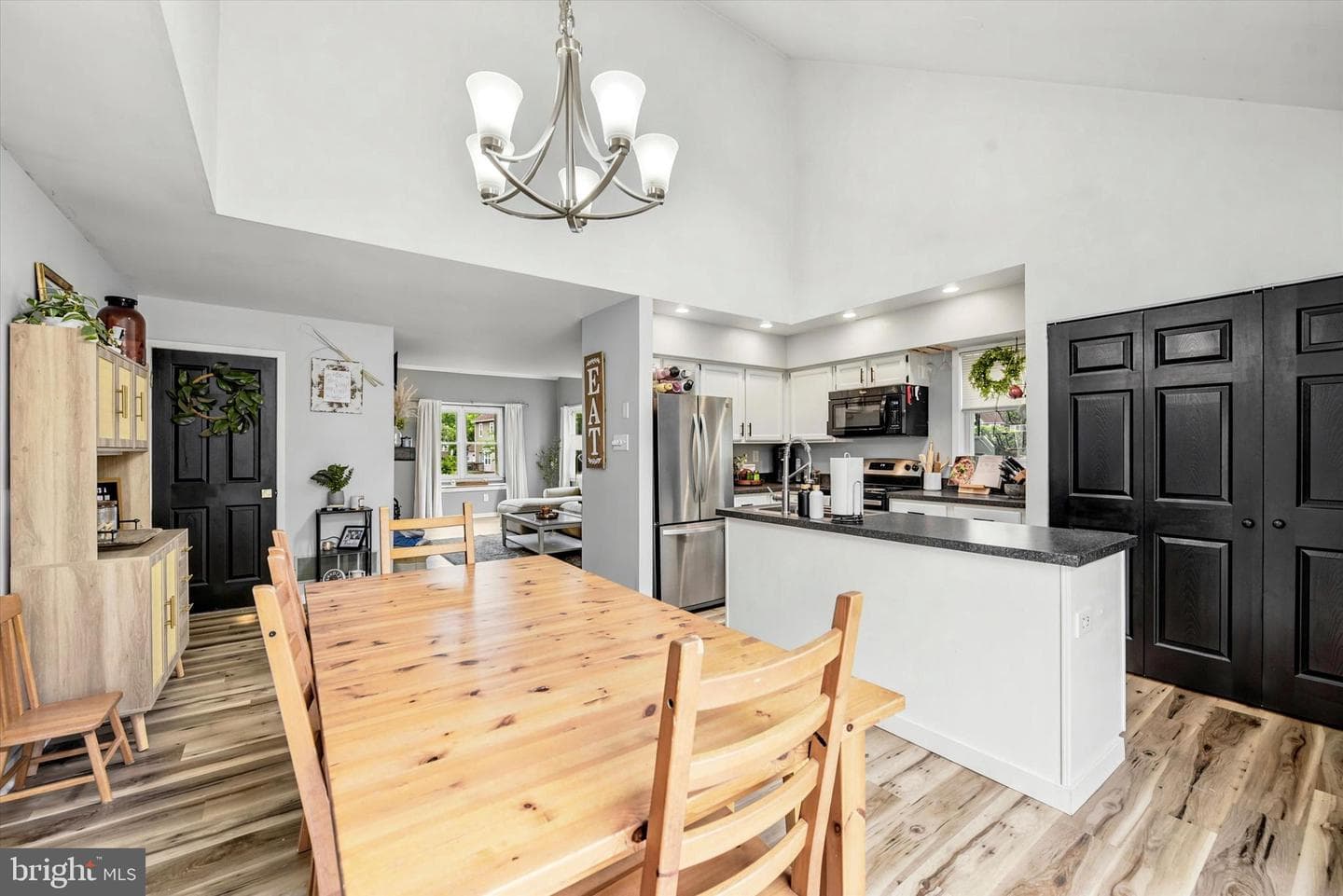 3601 Davis Court #3601 photo 9