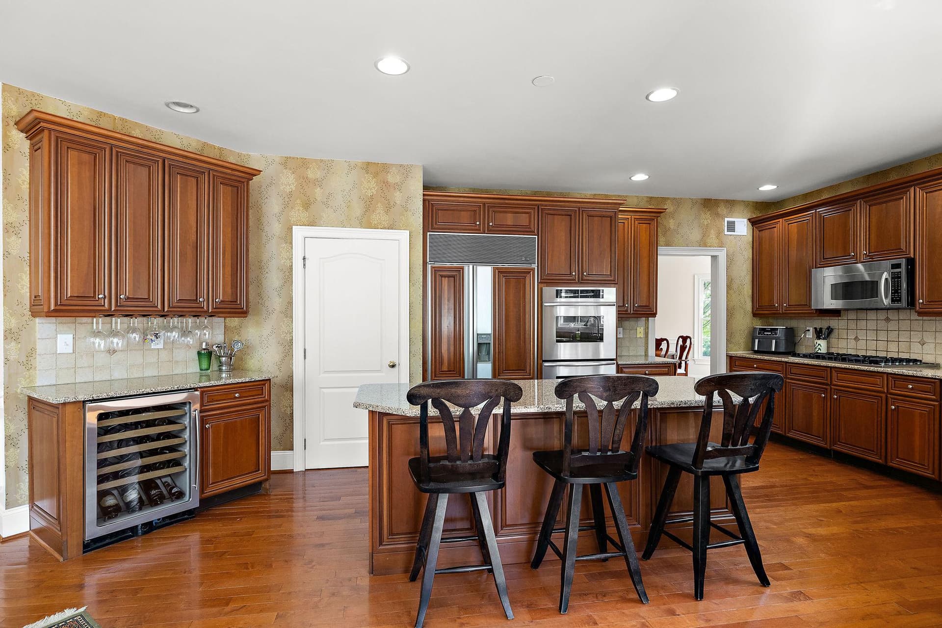 1670 Royal Berkshire Circle photo 10
