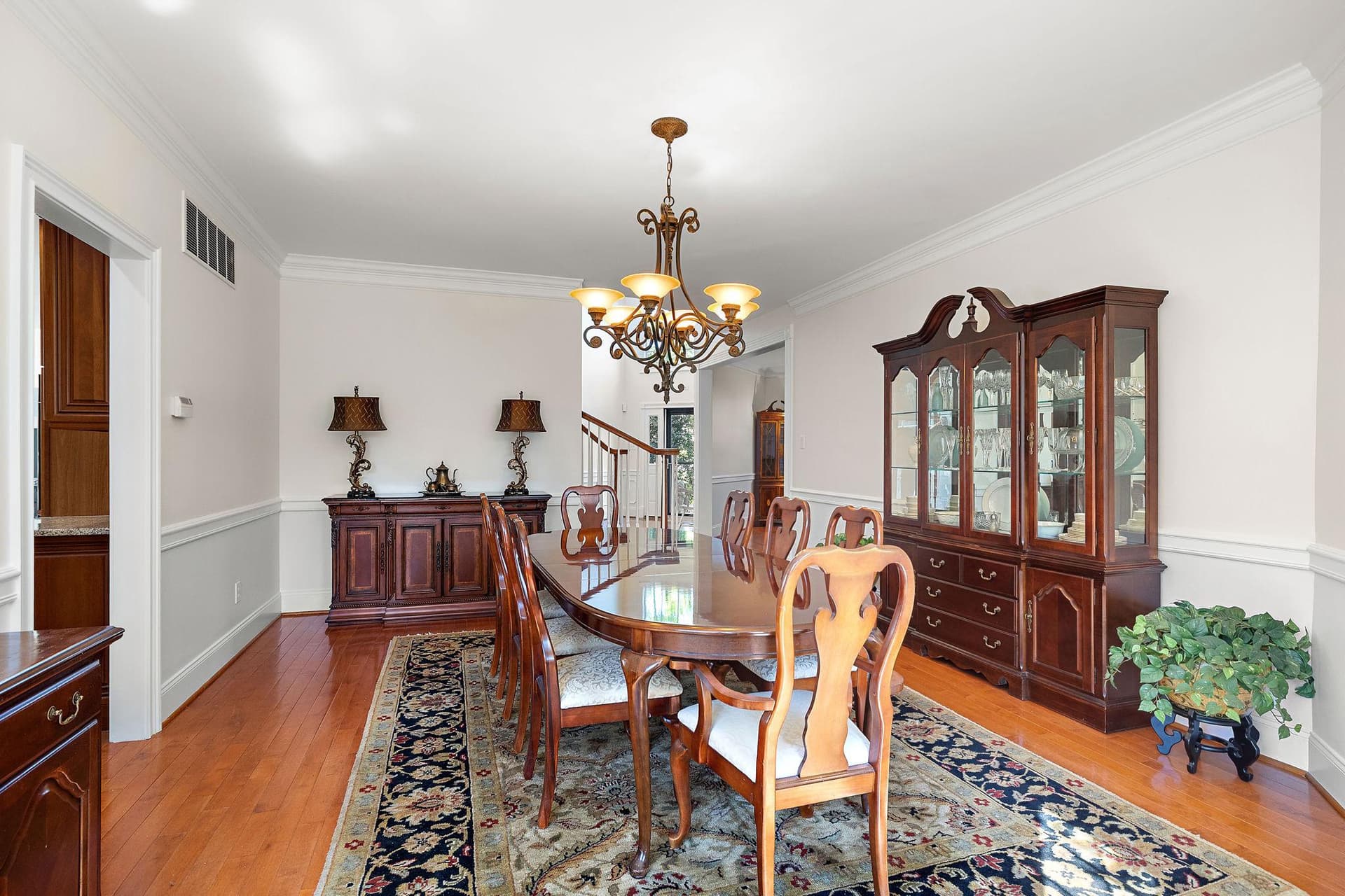 1670 Royal Berkshire Circle photo 18