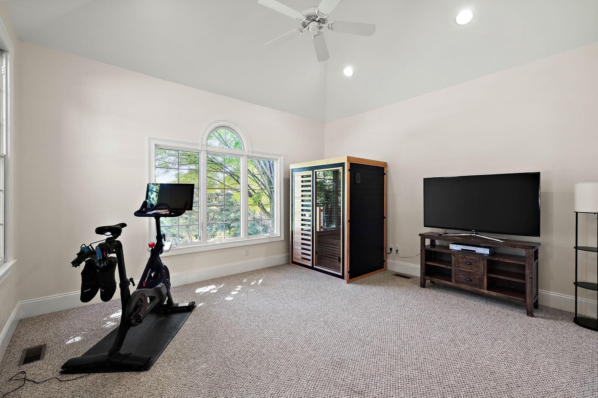 1670 Royal Berkshire Circle photo 20