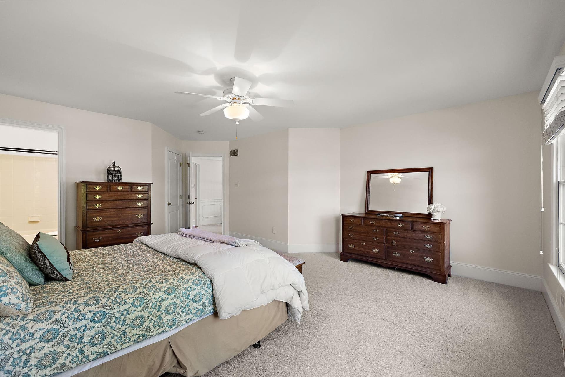 1670 Royal Berkshire Circle photo 40