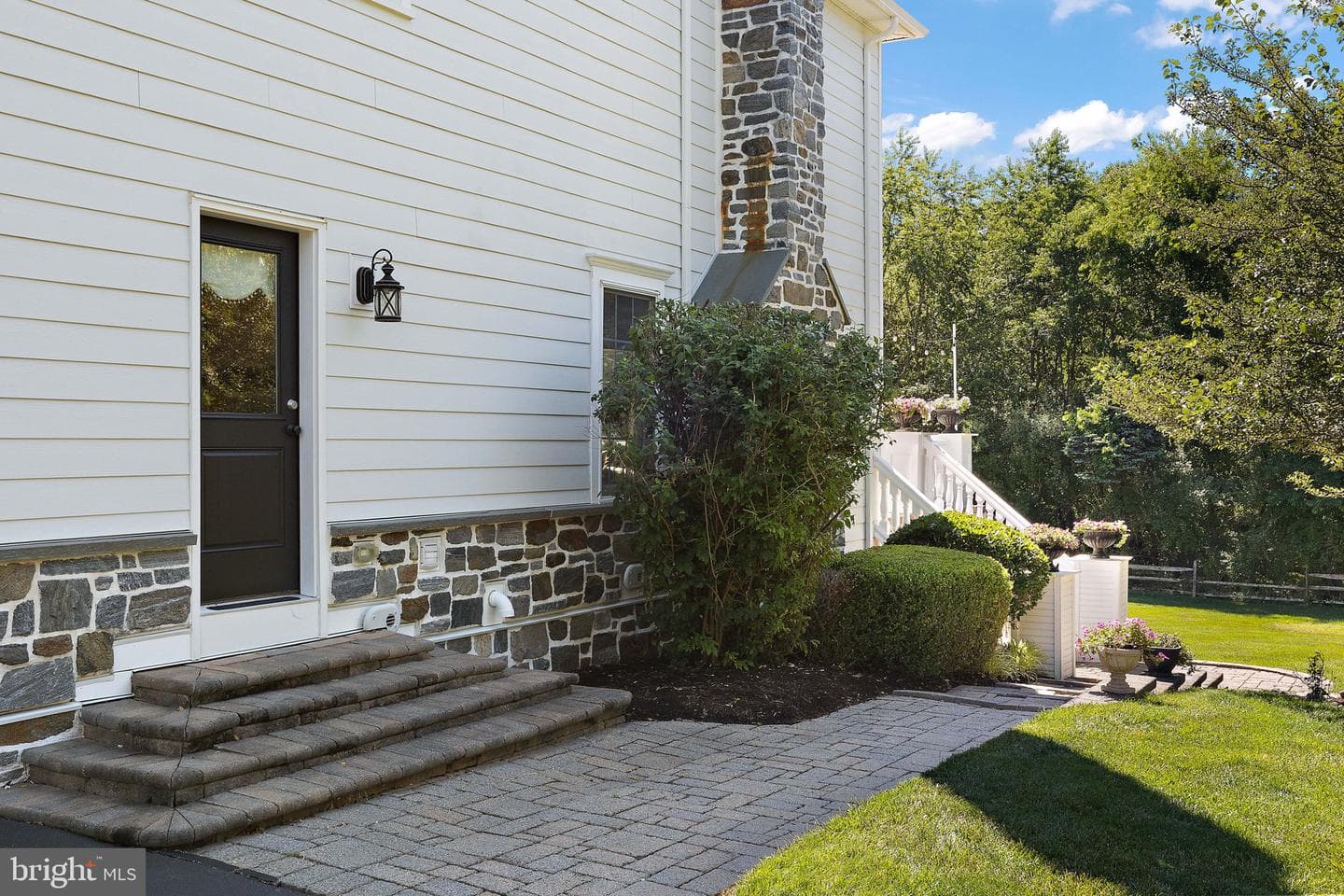1670 Royal Berkshire Circle photo 43