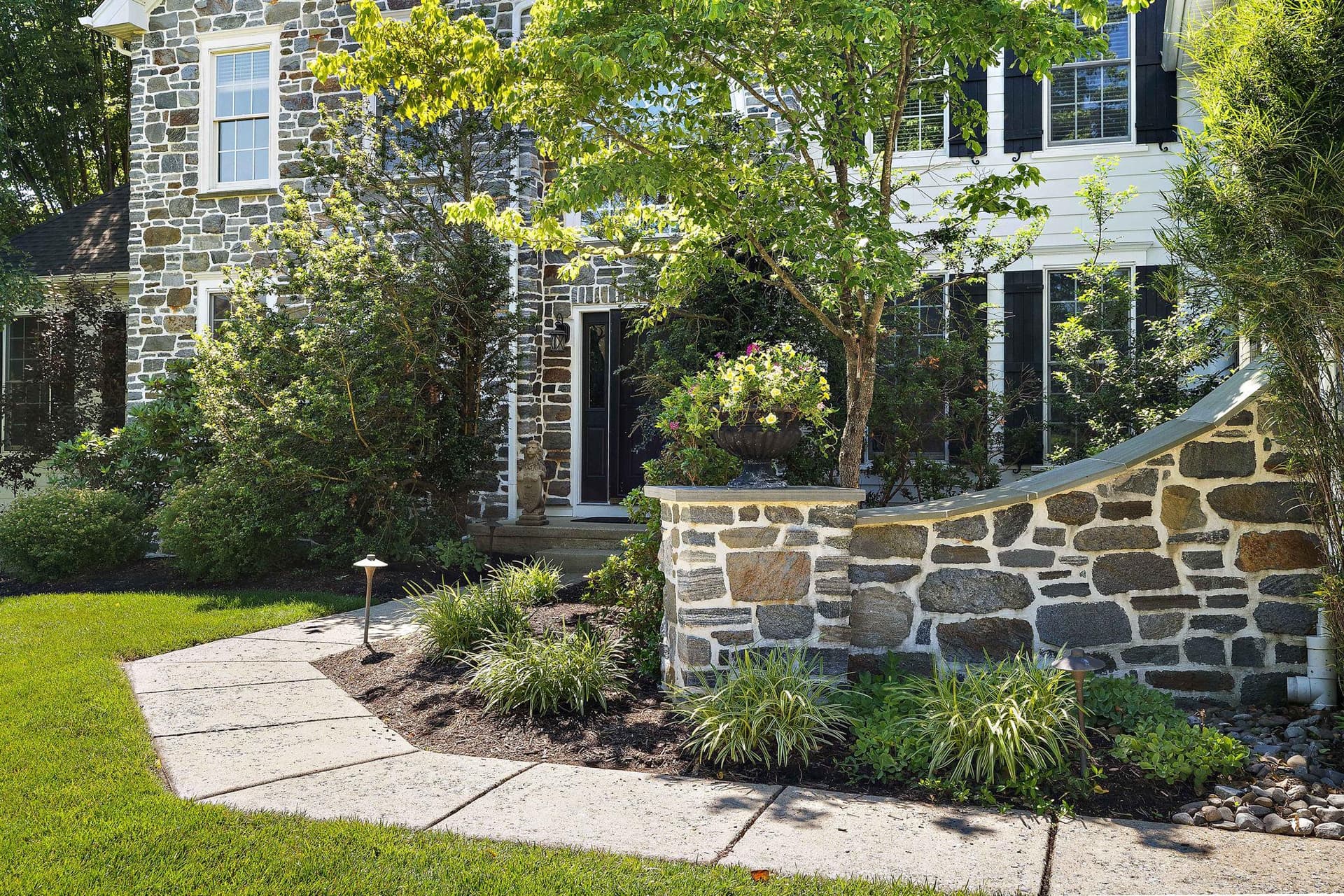 1670 Royal Berkshire Circle photo 44