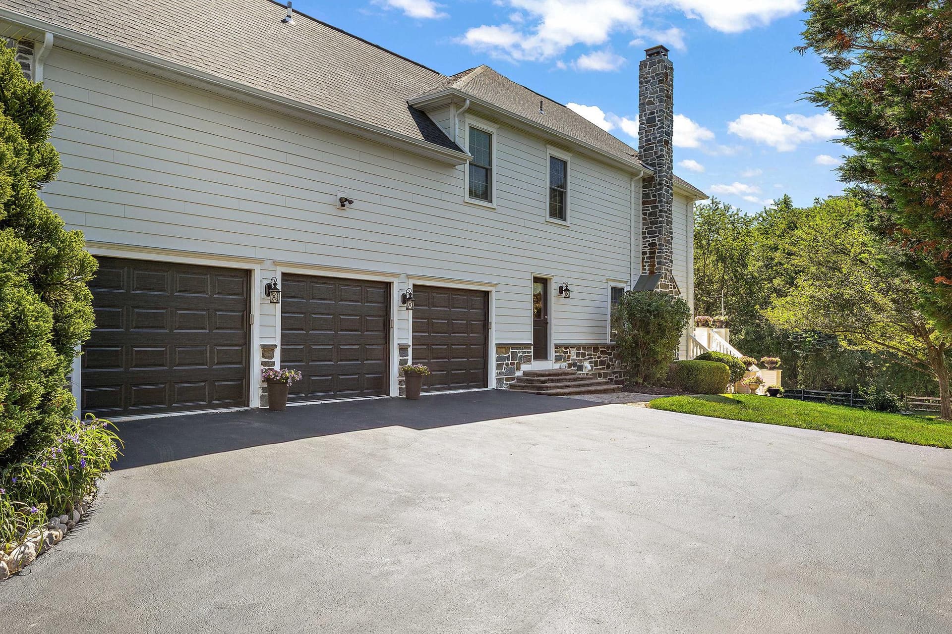 1670 Royal Berkshire Circle photo 56