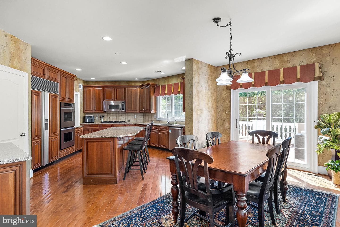 1670 Royal Berkshire Circle photo 7