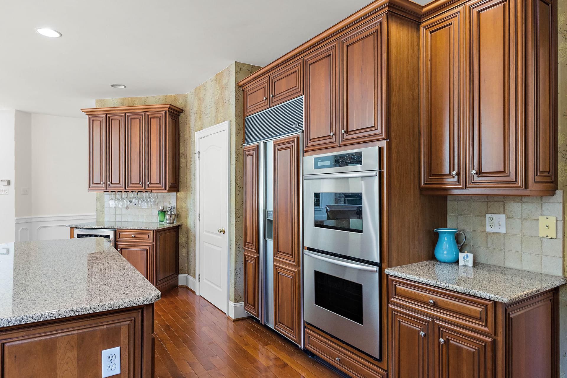 1670 Royal Berkshire Circle photo 9