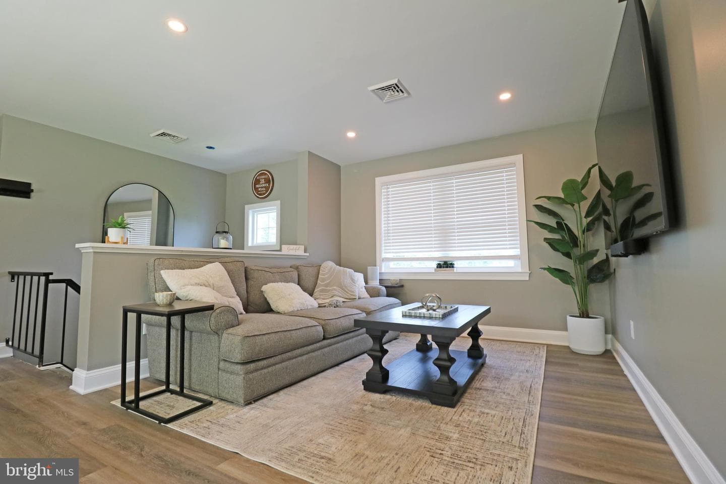 28 Frederick Road photo 4
