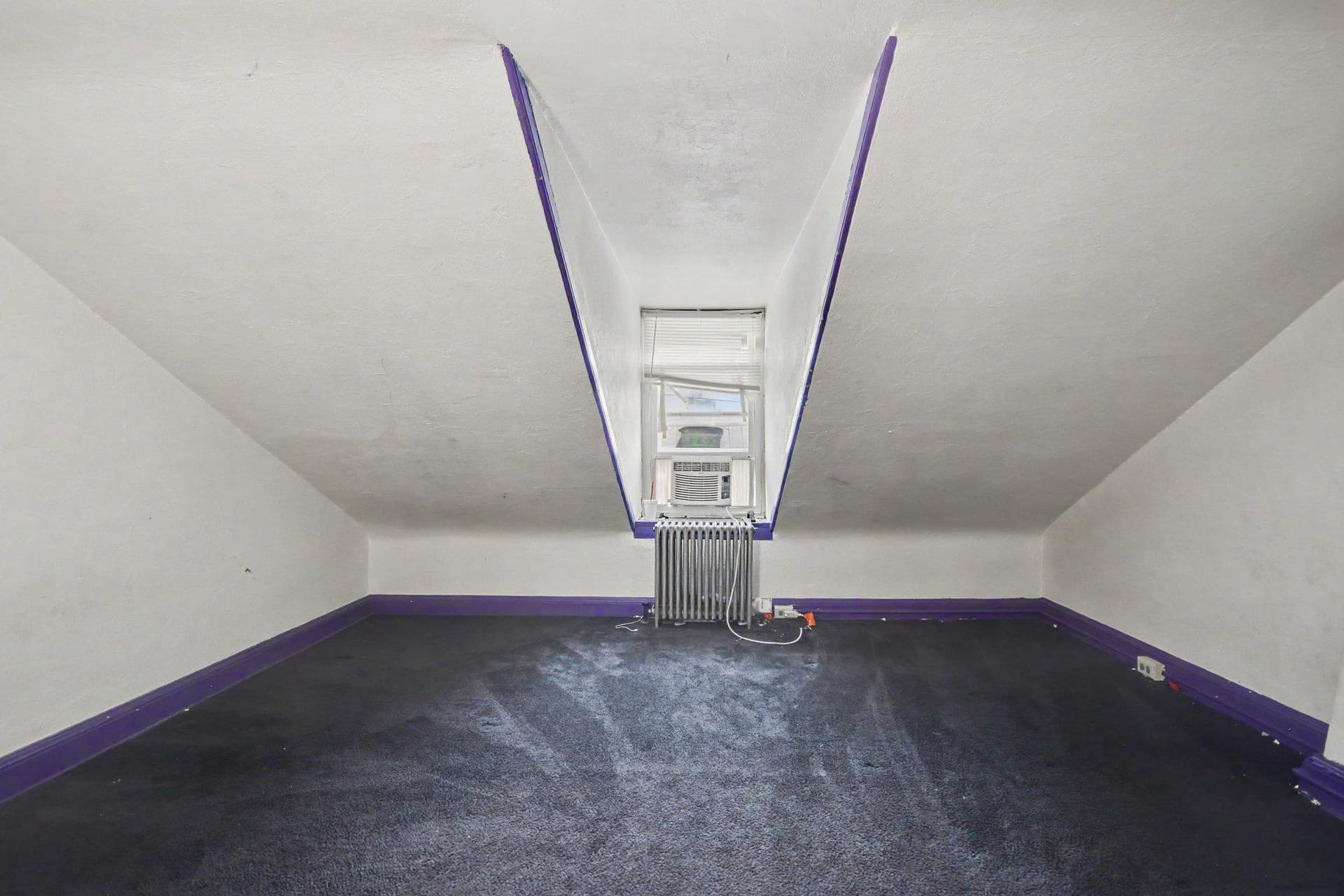 239 Hall Street photo 14