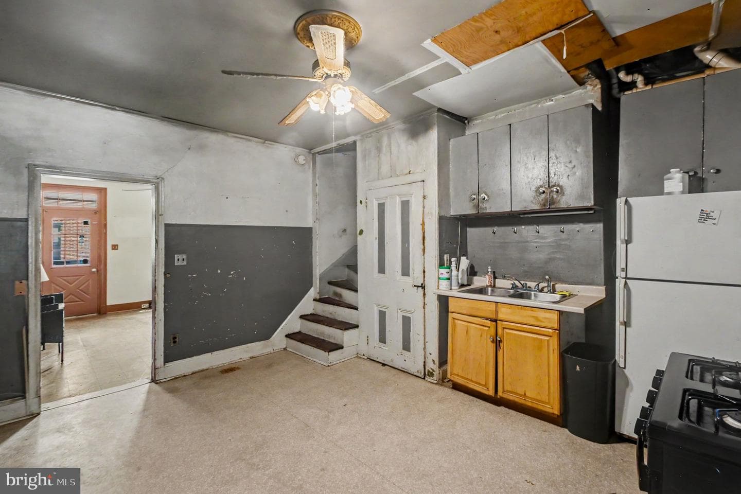 239 Hall Street photo 7
