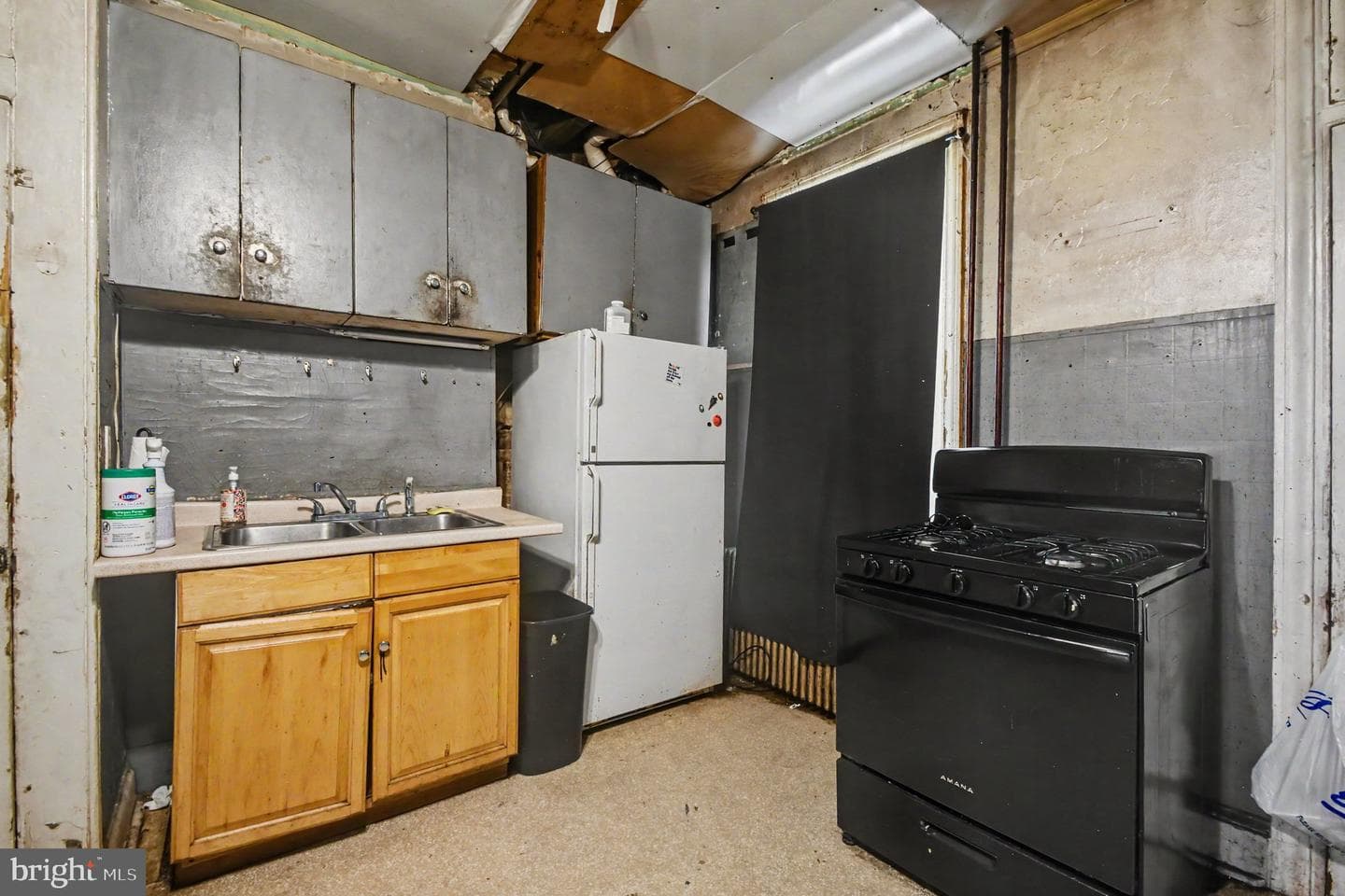 239 Hall Street photo 8