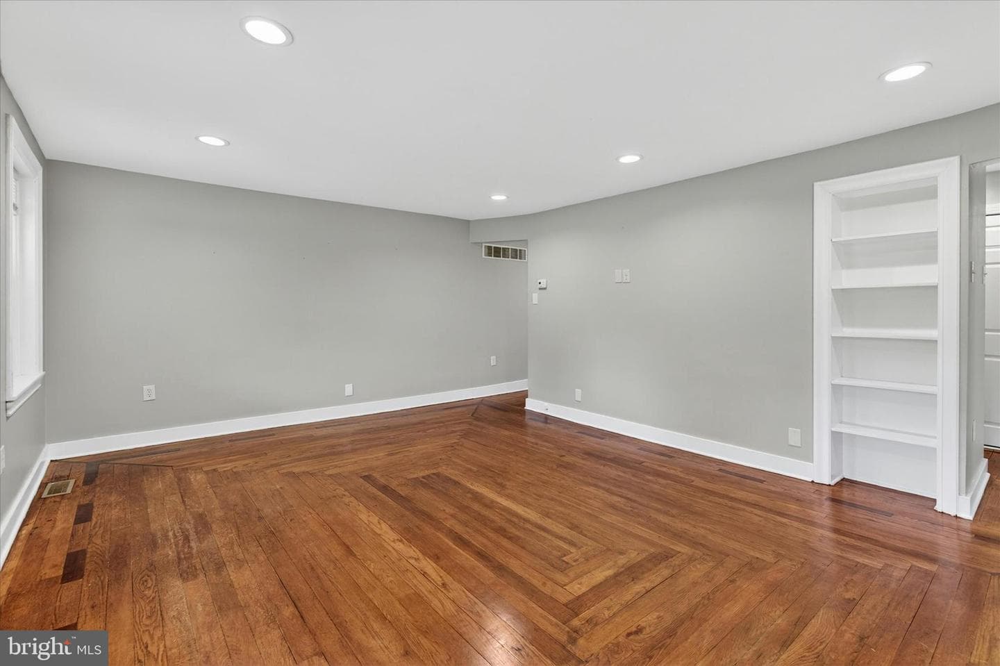 2680 Charlestown Road photo 9
