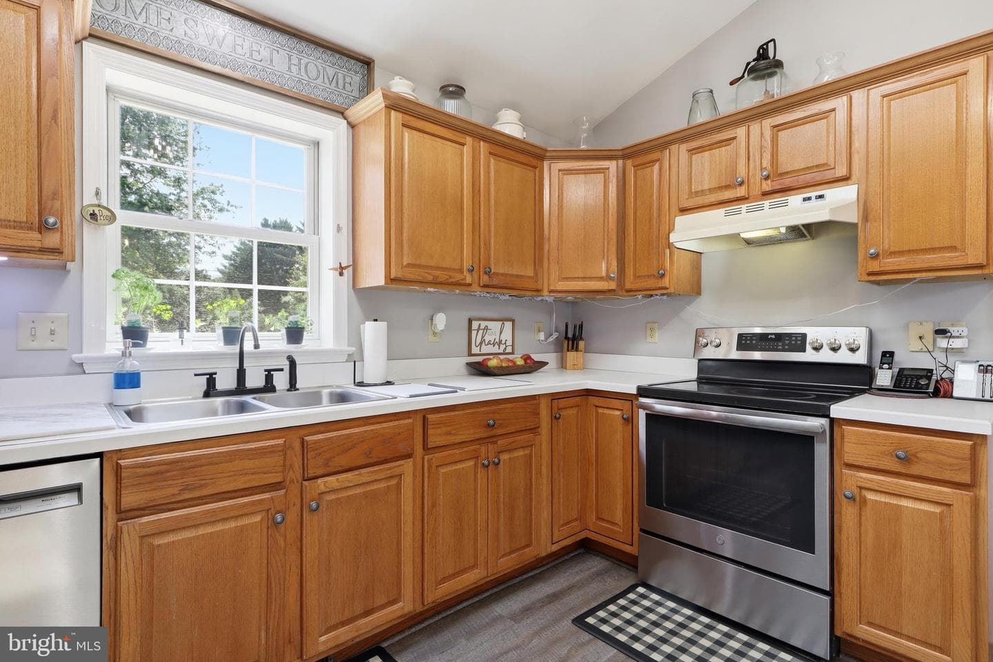 110 Pickering Lane photo 7