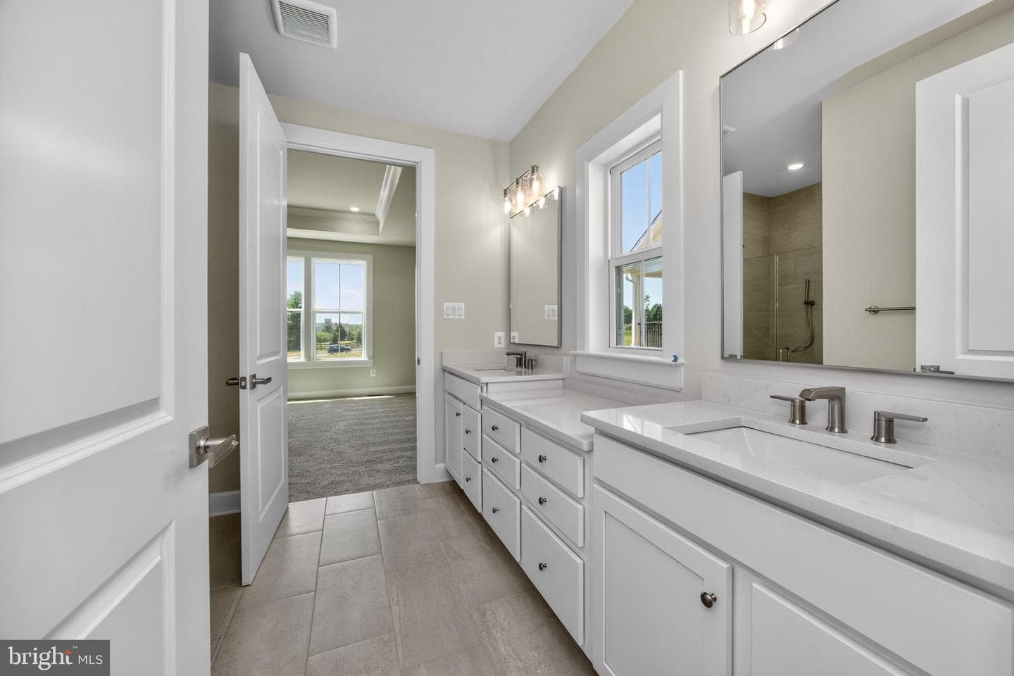 1458 Hydrangea Way photo 12