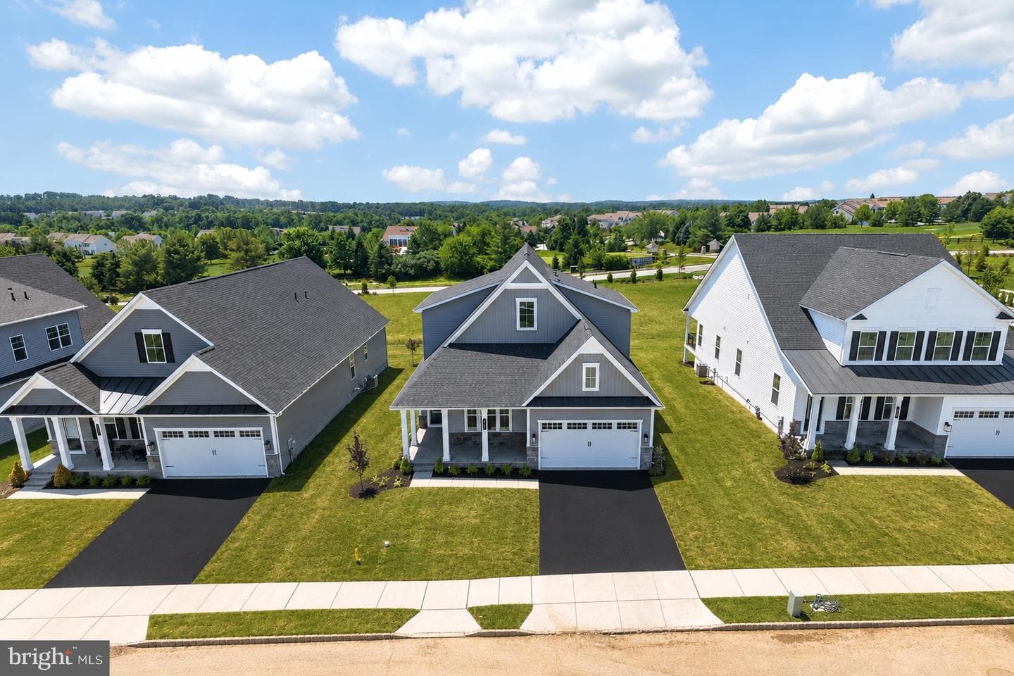 1458 Hydrangea Way photo 30