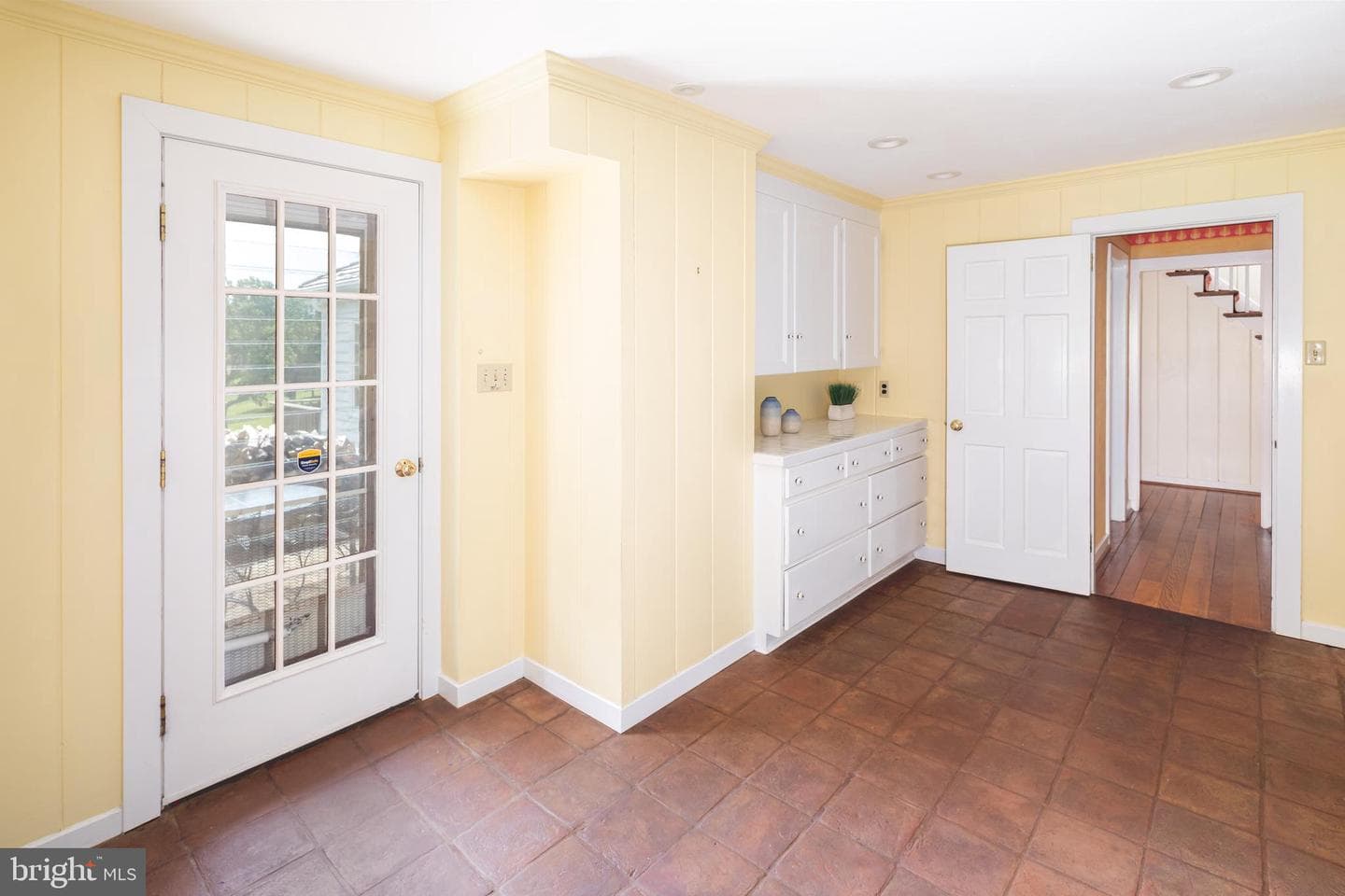 137 Davis Road photo 30