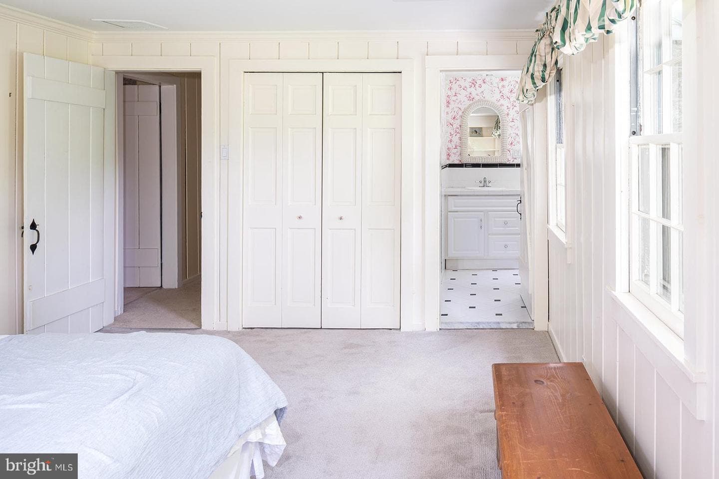 137 Davis Road photo 37