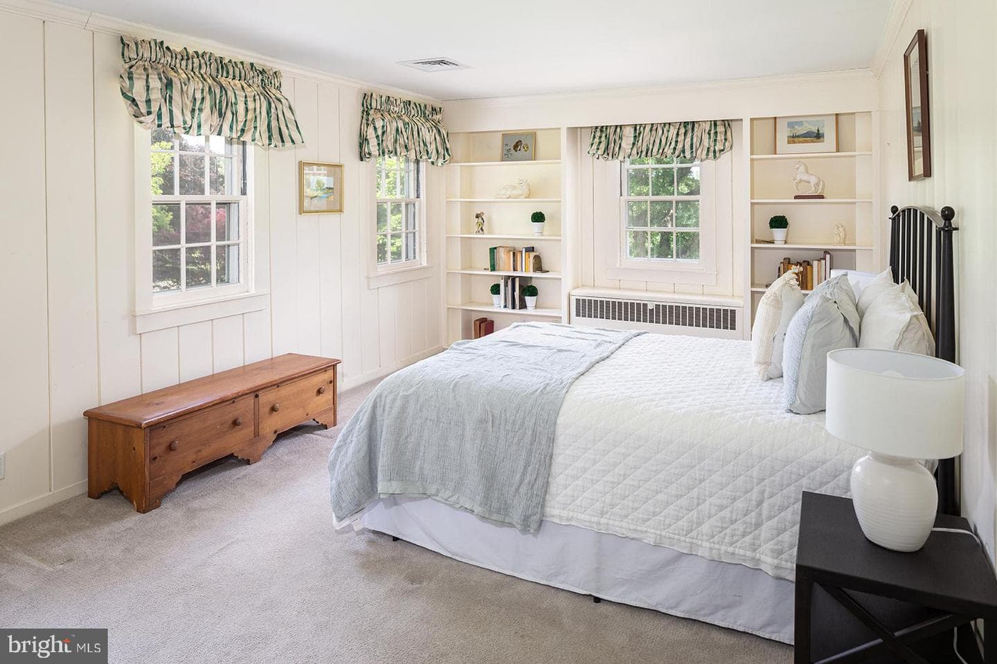 137 Davis Road photo 38
