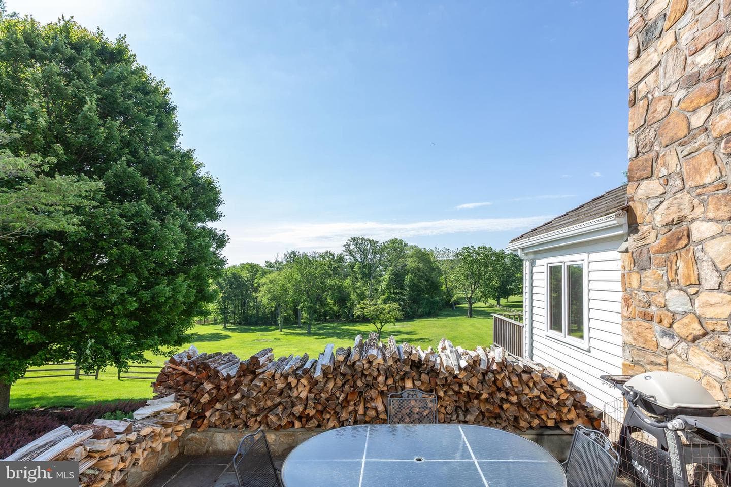 137 Davis Road photo 45