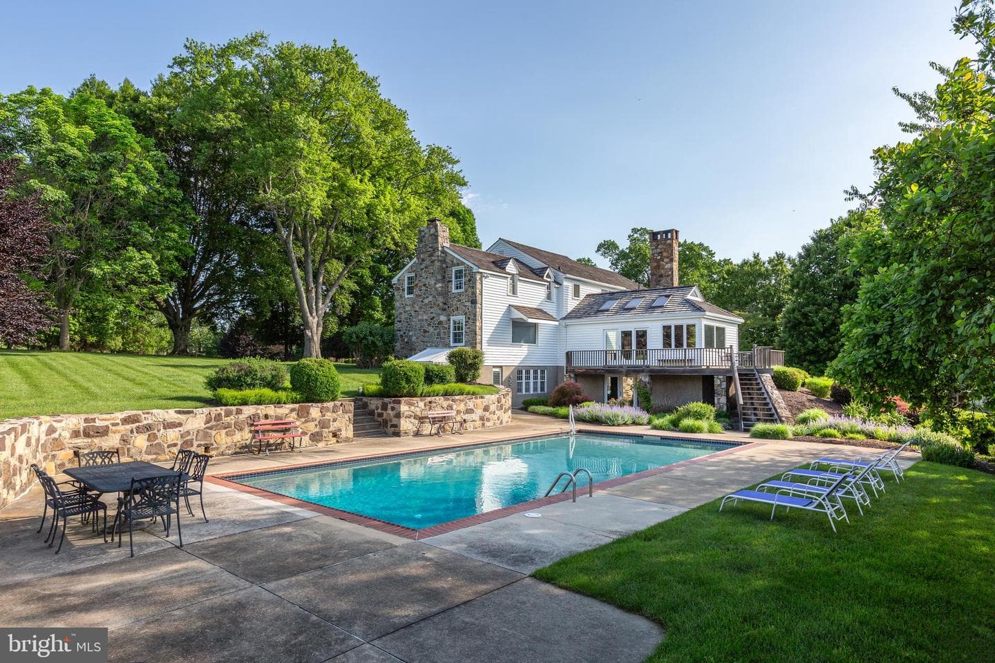 137 Davis Road photo 46
