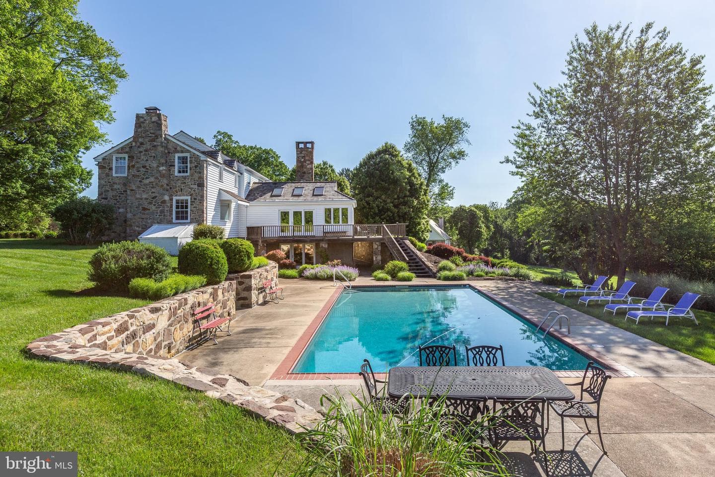 137 Davis Road photo 48