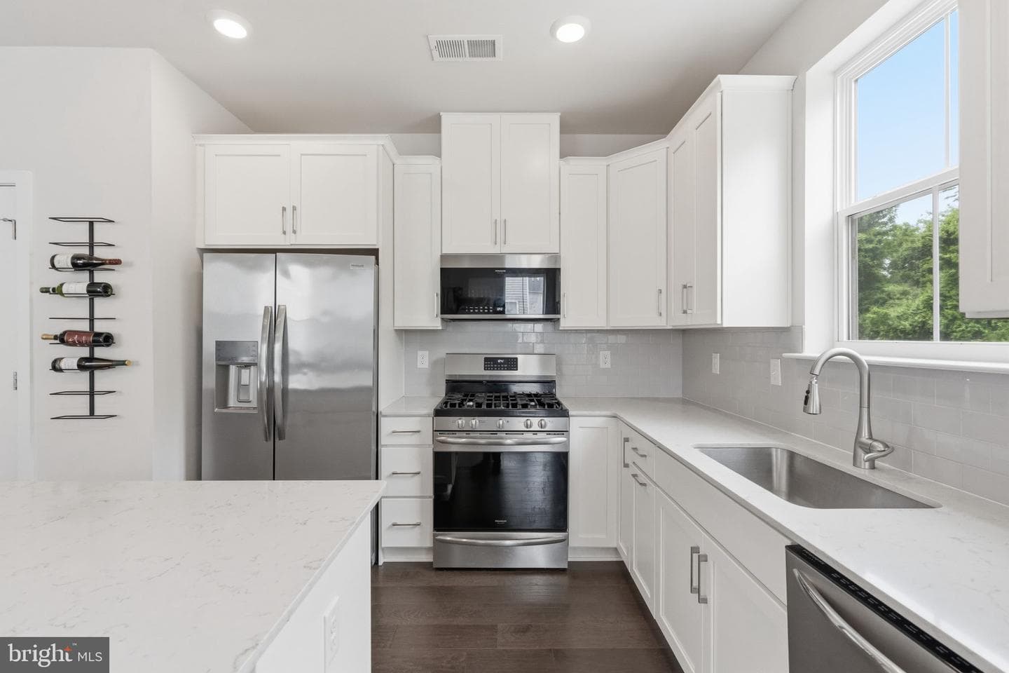 339 Foundry Street photo 16
