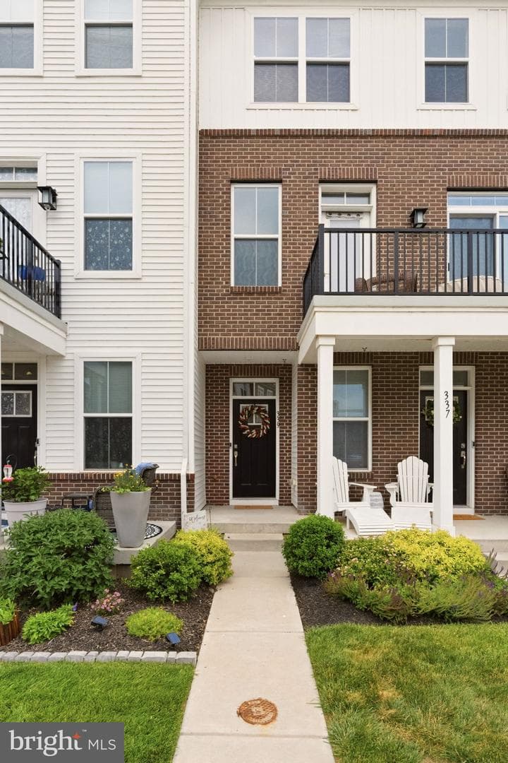 339 Foundry Street photo 3