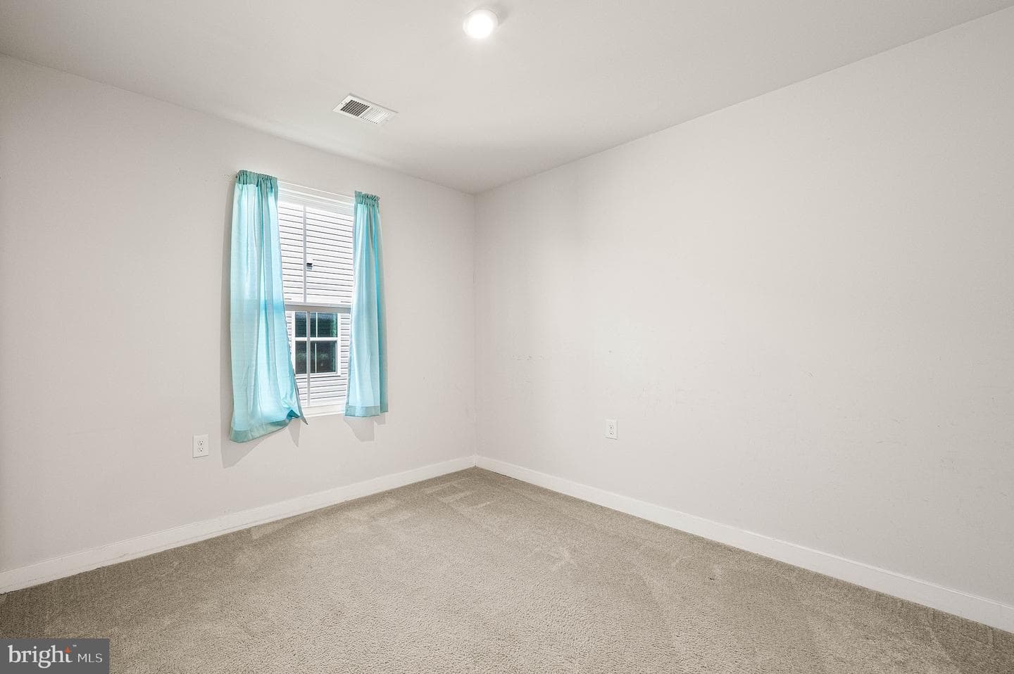 213 Folin Street photo 17