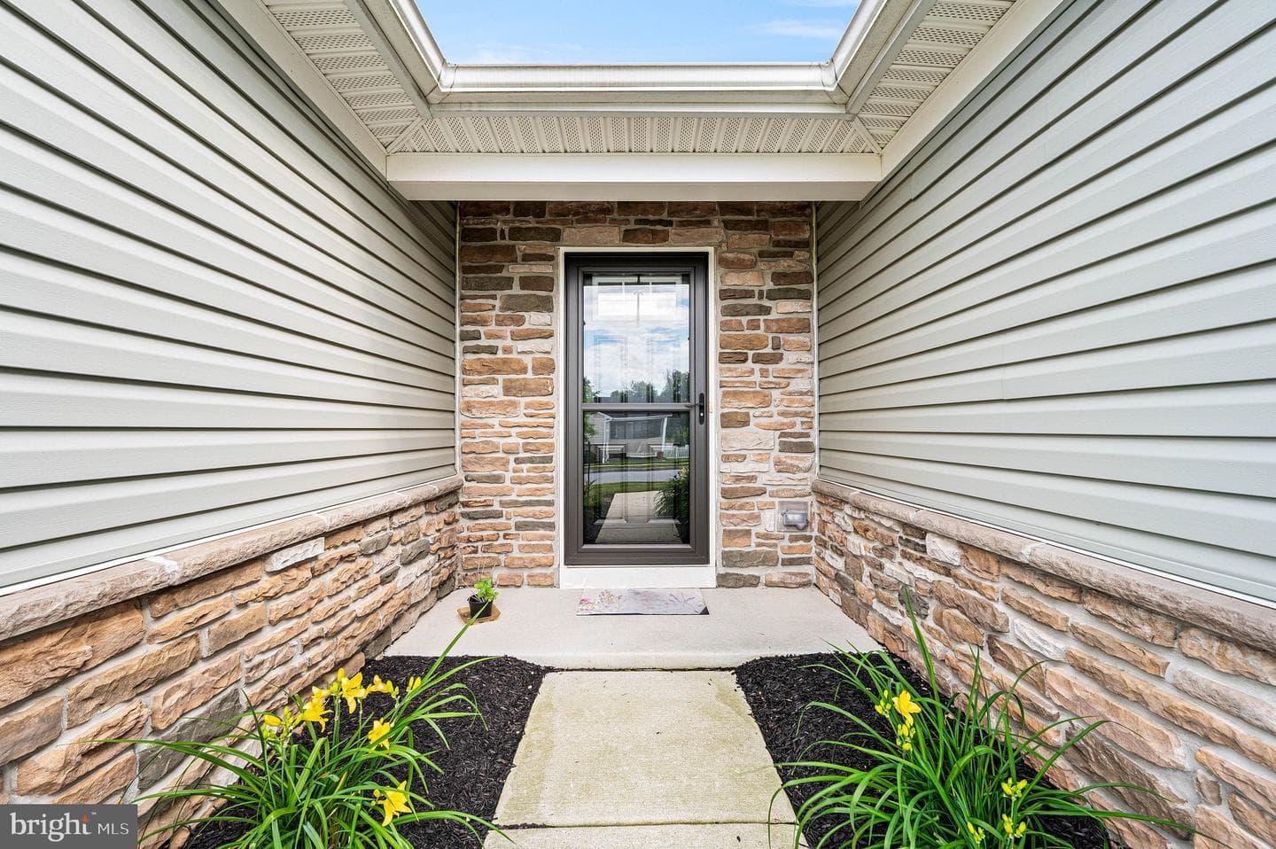 213 Folin Street photo 3