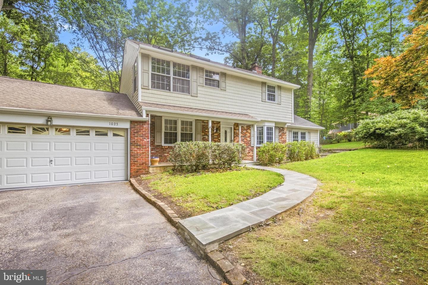 1023 Millstream Drive photo 2