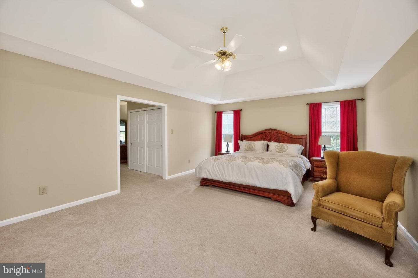 904 Victoria Court photo 32