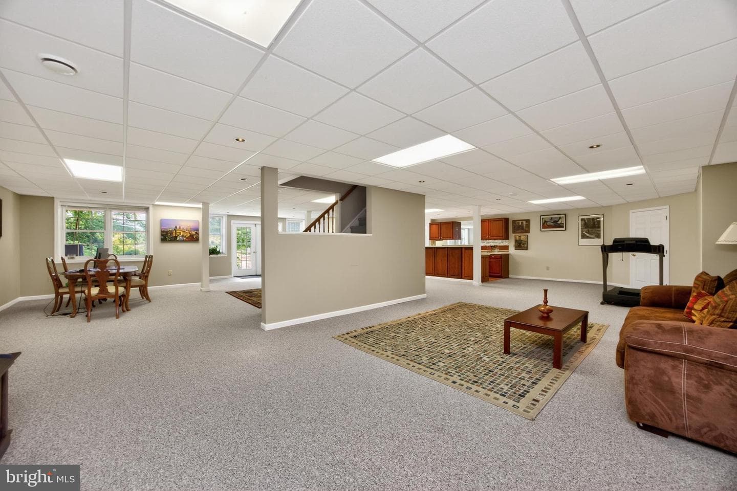 904 Victoria Court photo 45