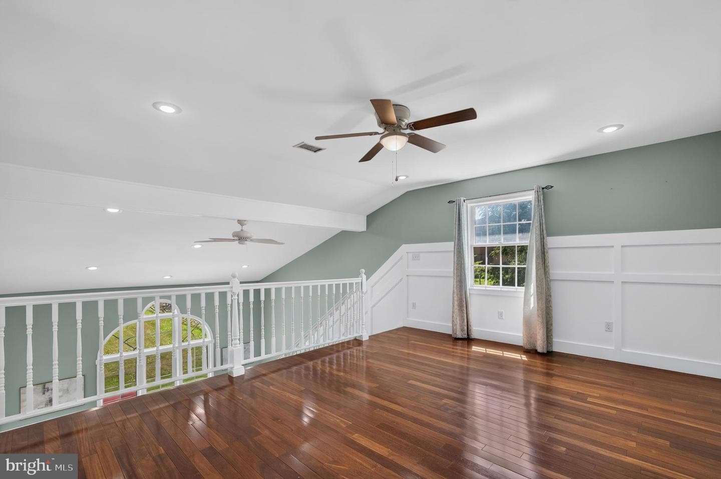 1364 College Hill Dr photo 15