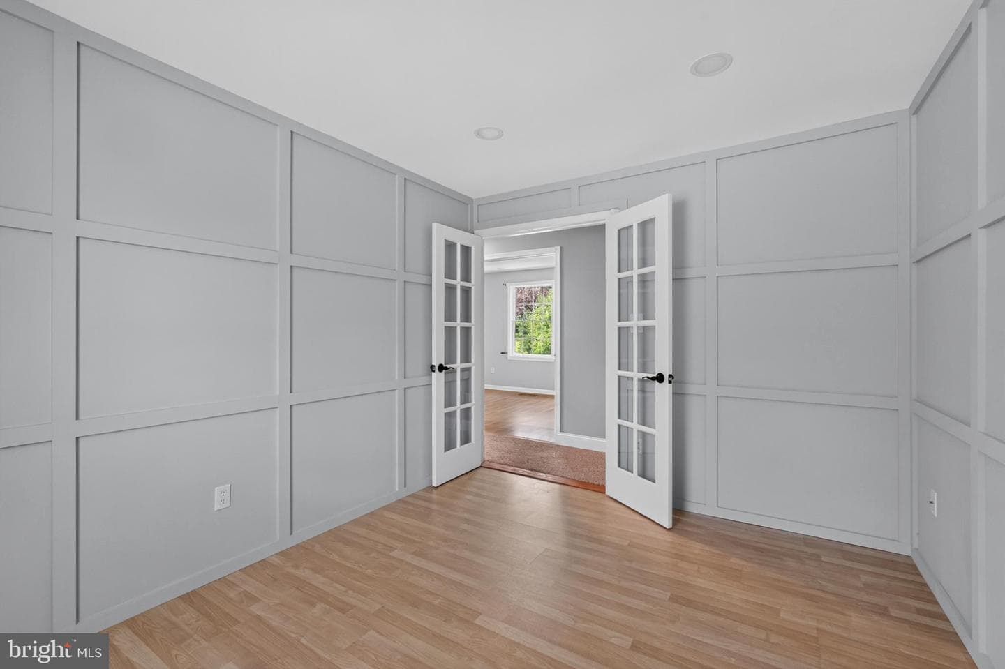 1364 College Hill Dr photo 31