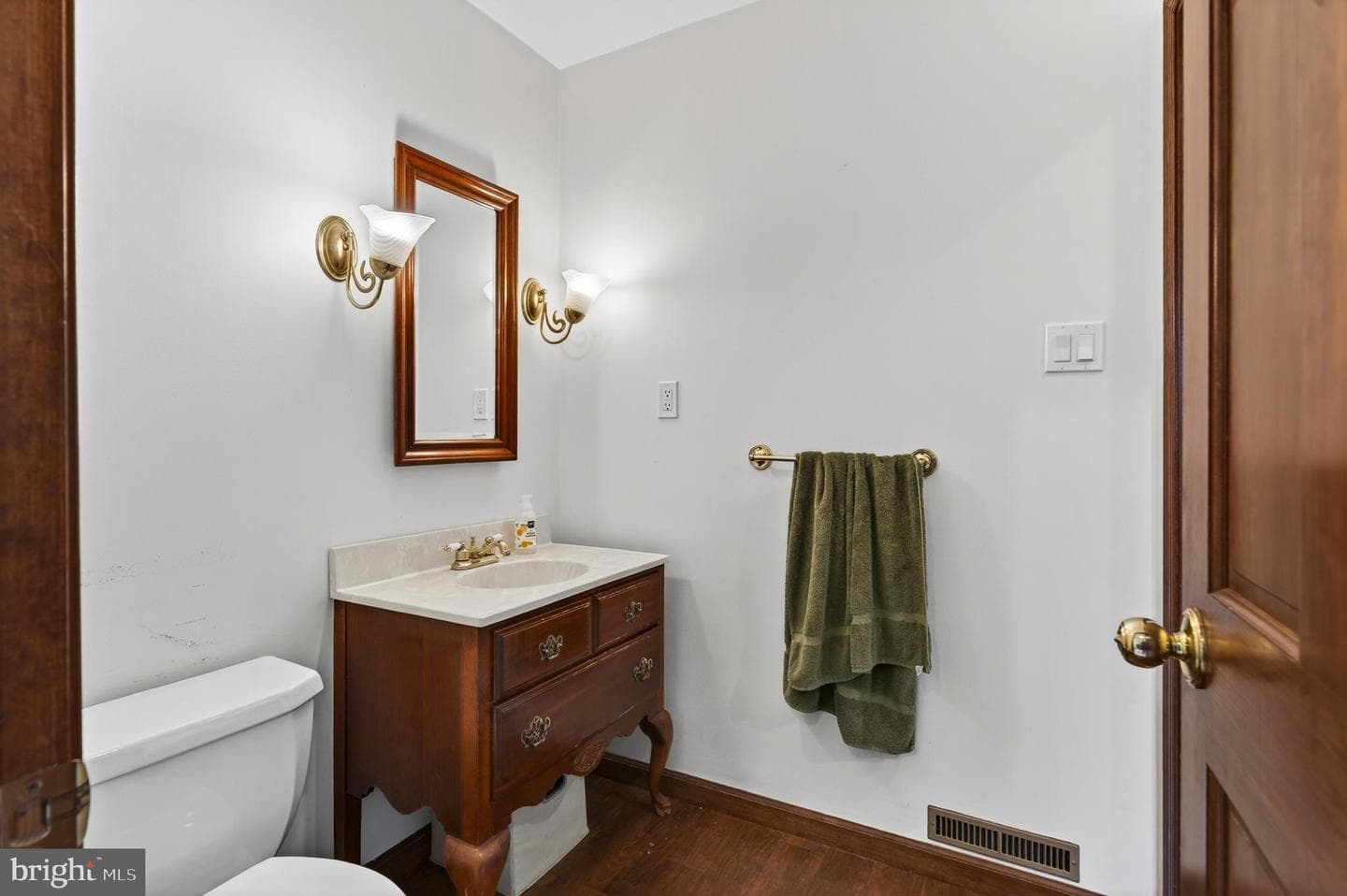 916 Bridle Lane photo 39